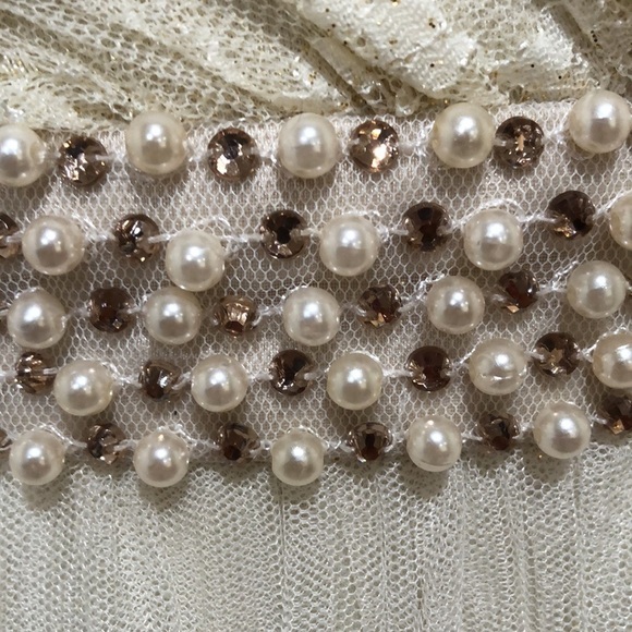 Francesca’s Collection Speechless Dress Size XS Cream Lace Cut Out Sides - Picture 4 of 10